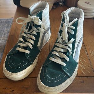 ➖Vans Green and White High-Top Sneakers